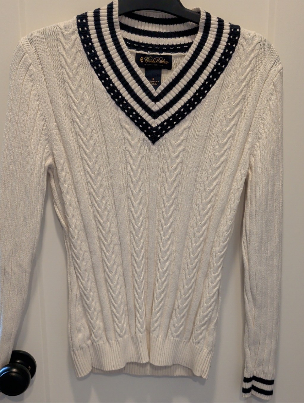 Brooks Brothers White Cable-Knit V-Neck Sweater With Navy Trim